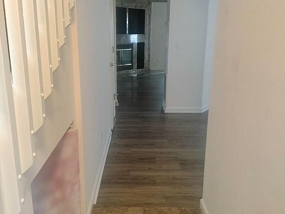 3rd image of 89 Burgess St