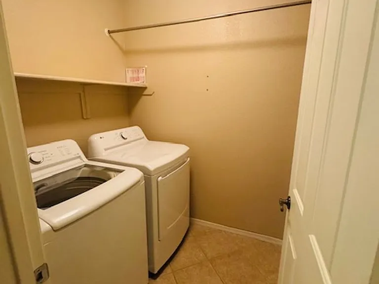 8455 N Placita De La Manzana — Photo 13