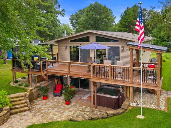 245 Derby Ct, Nekoosa, WI 54457
