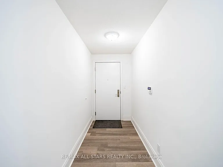 2015 Sheppard Ave E #407 — Photo 3