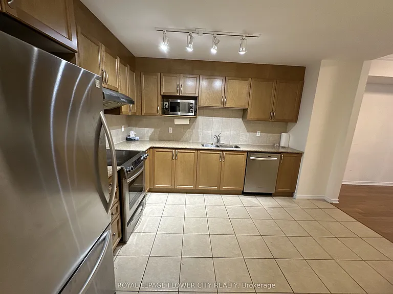 8 Maison Parc Ct #616 — Photo 10