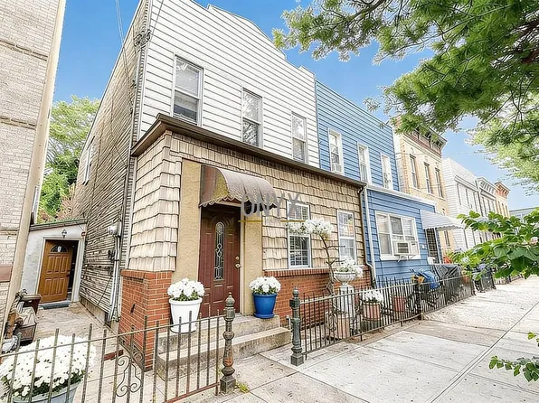 6821 64th Pl, Ridgewood, NY 11385