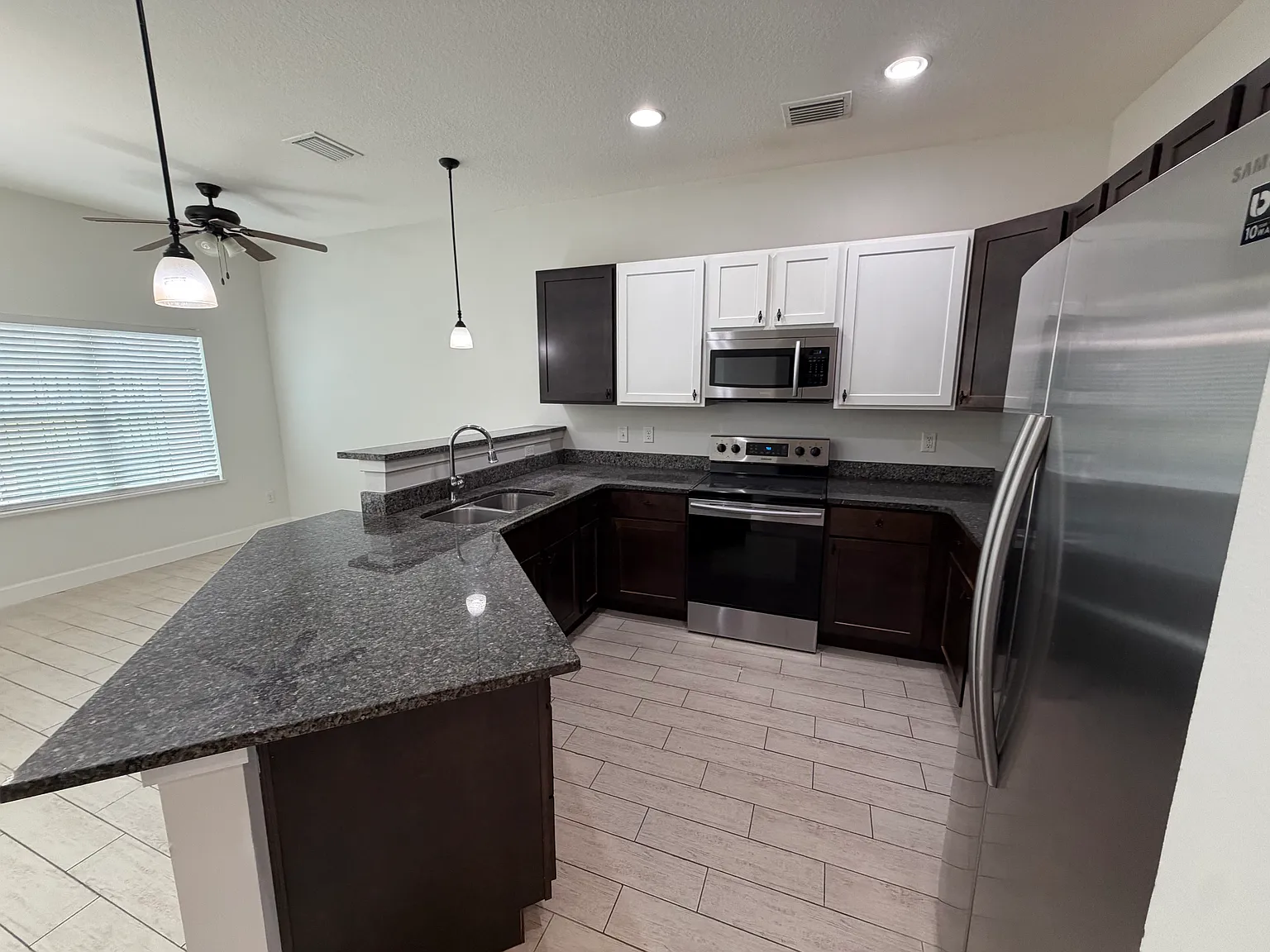 3 bed, 2.5 bath, 1548 sqft, $1,975 — Photo 4