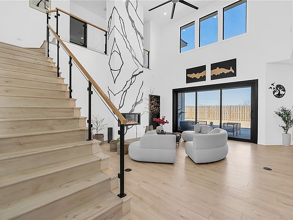 3rd image of 381 Rainforest Loop