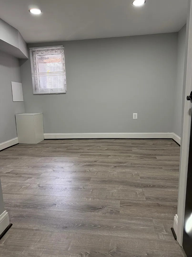 1134 Montpelier St $700 Available (Private Bath) — Photo 3