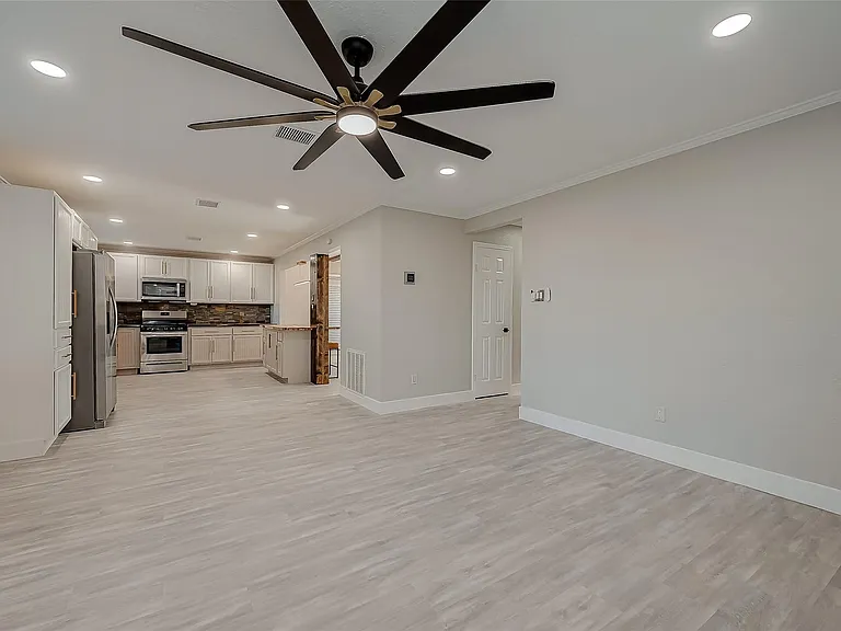 15314 Chestnut Falls Dr — Photo 9