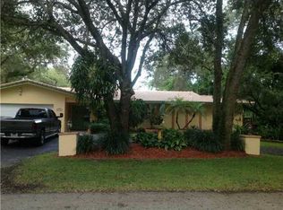 5890 SW 36th Ter, Fort Lauderdale, FL 33312