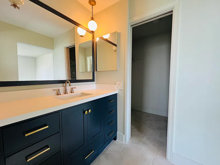 315 Venetian Dr #8 — Photo 22