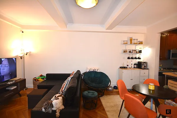 Rented by R New York | media 4