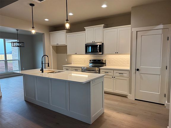 5th image of 143 Ridge Rd