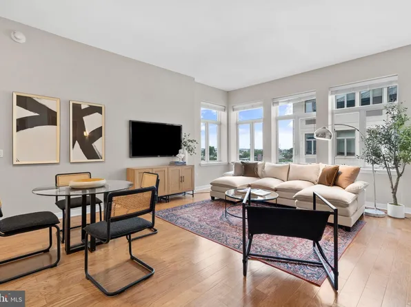 1900 Hamilton St Unit 901, Philadelphia, PA 19130