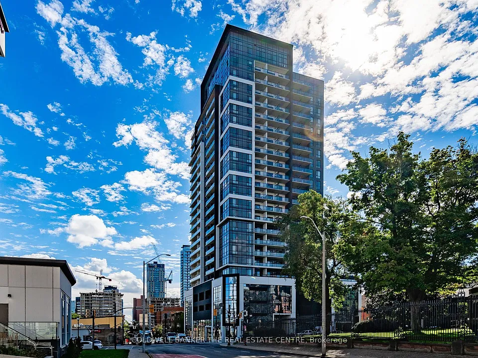 15 Queen St S #610