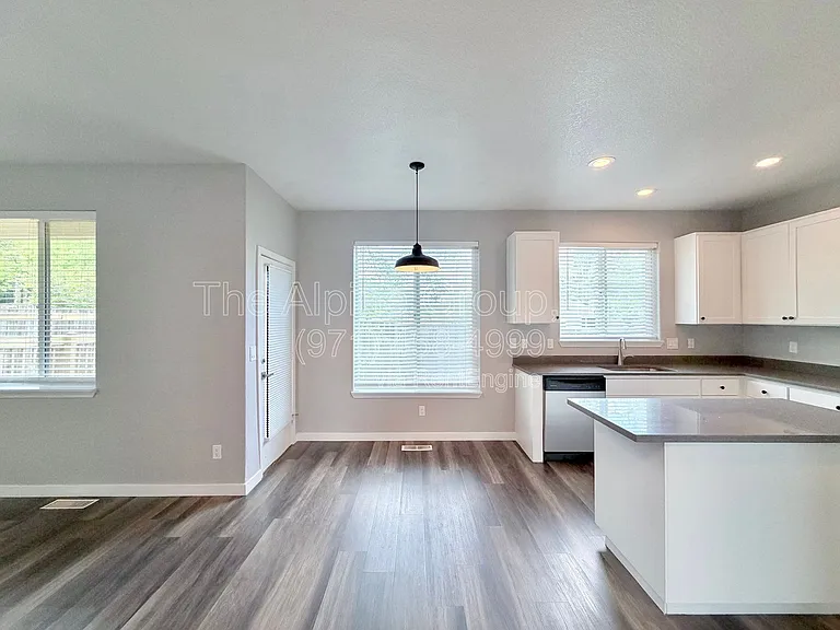 5847 SW Coventry Pl — Photo 8