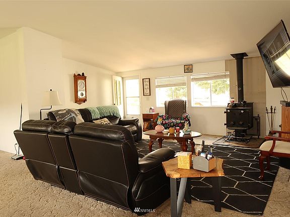 5th image of 30425 6th Avenue Ct S