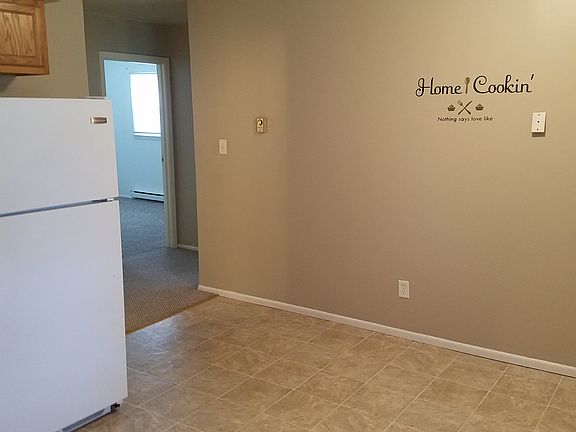3rd image of 2856 Belmont St #2