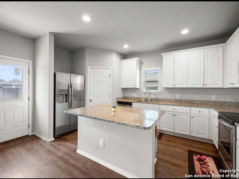 7615 Capstone Rdg — Photo 6