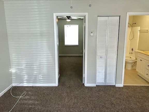 4th image of 5284 Stacy St APT B
