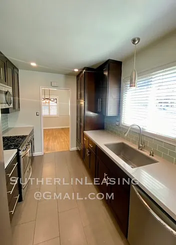 3 bed, 1154 sqft, $3,900 — Photo 3