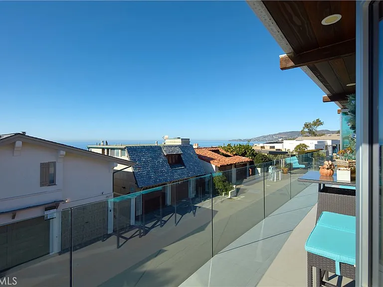 2680 Victoria Dr — Photo 11