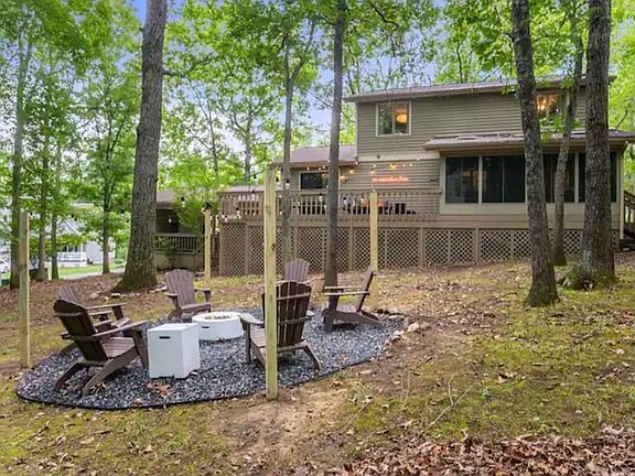 2nd image of 113 Piney Ln