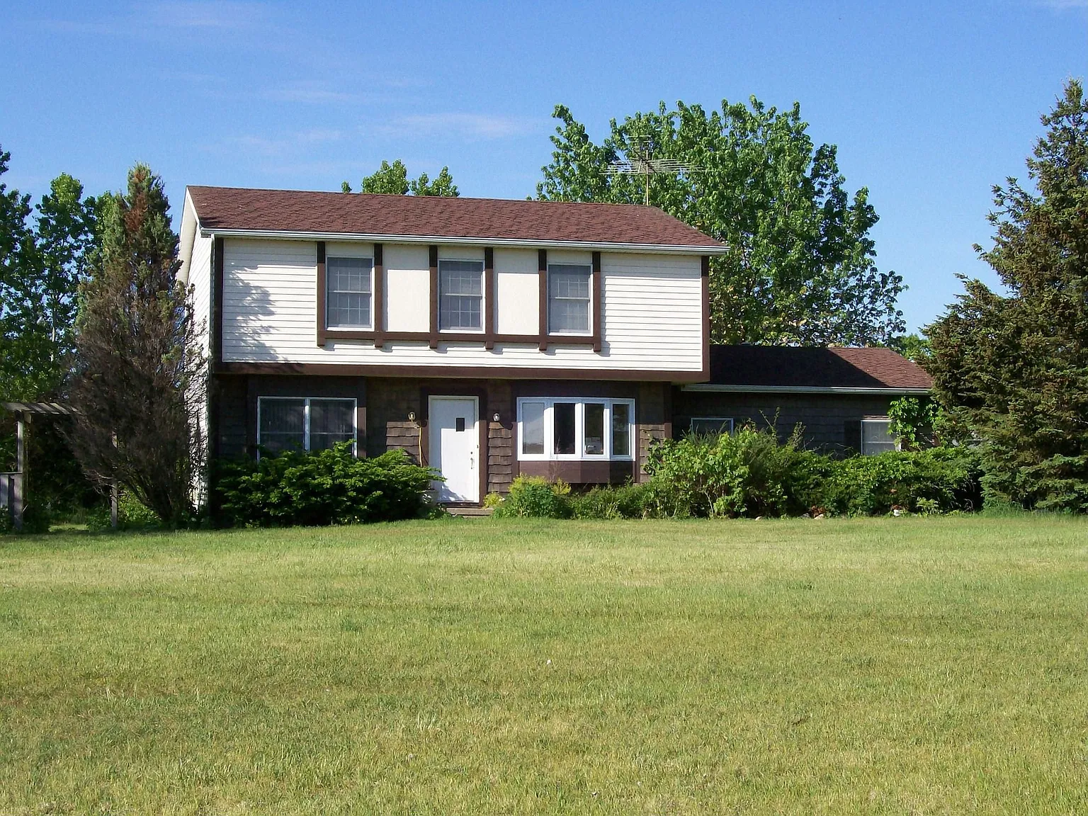 6652 Heatheridge Dr photo 1