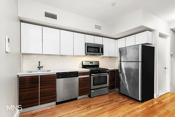 Rented by MNS | media 16