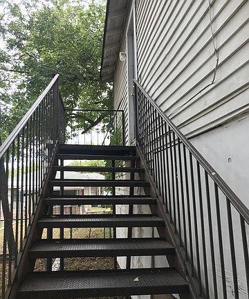 2nd image of 433 W Rosewood Ave APT 3