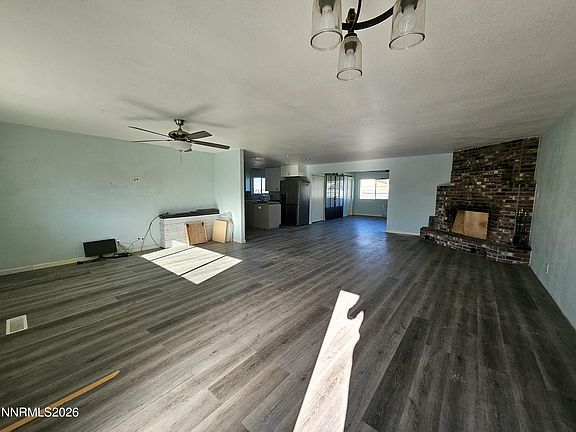 2nd image of 215 Ruby St