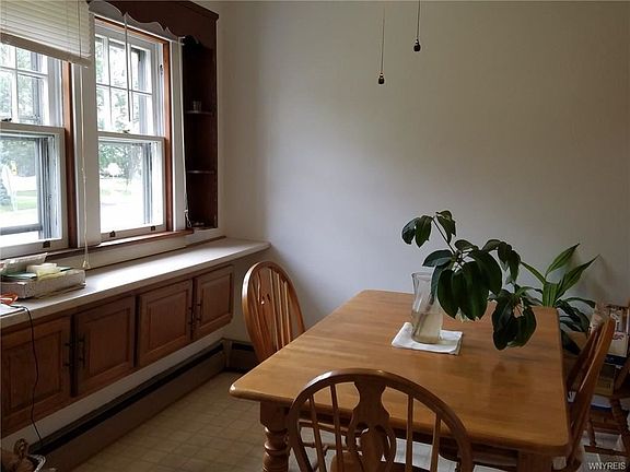 5th image of 84 Orchard Dr