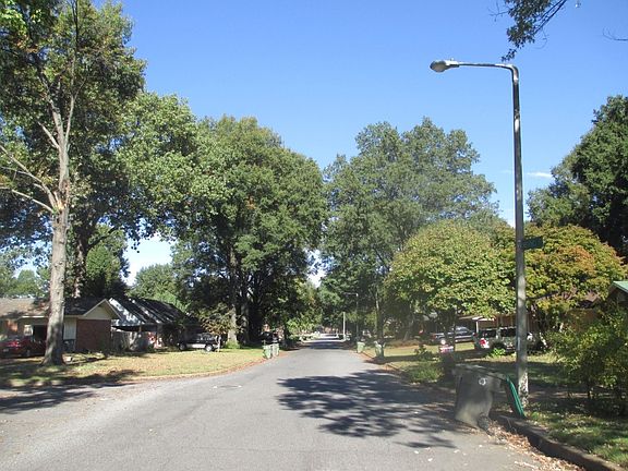 4th image of 1415 Heathcliff Dr