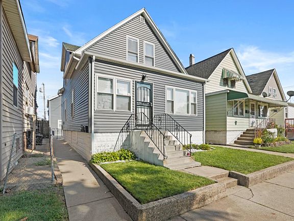 2nd image of 4023 Deodar St