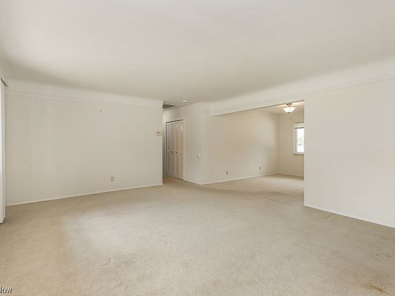 4th image of 476 Karl Dr