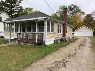 115 Pine St, Waupaca, WI 54981