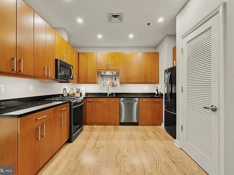 675 E St NW #350 — Photo 12