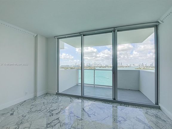 5th image of 1200 West Ave APT 1425