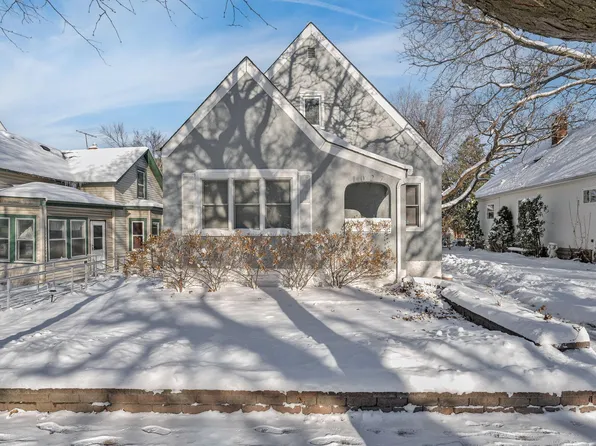 1027 Conway St, Saint Paul, MN 55106