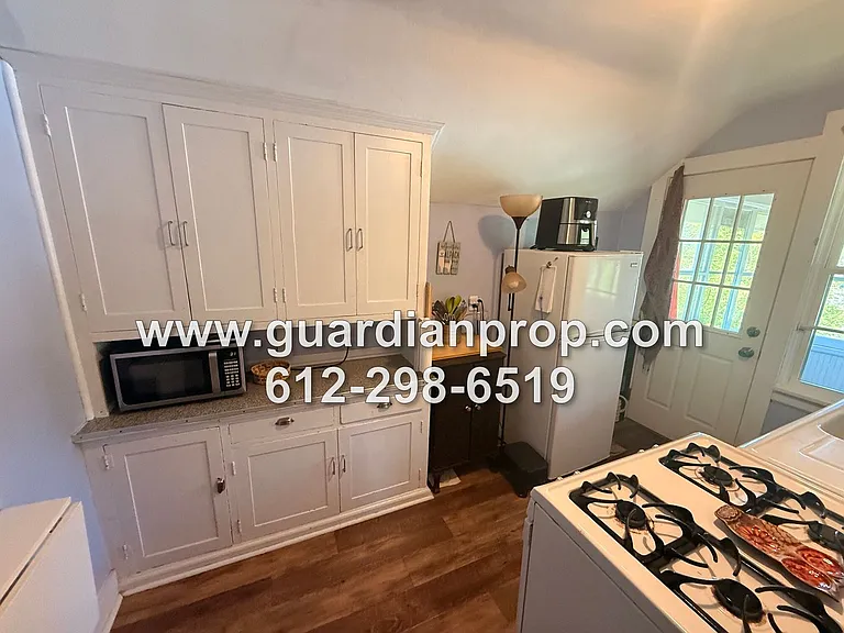 1333 James Avenue — Photo 6