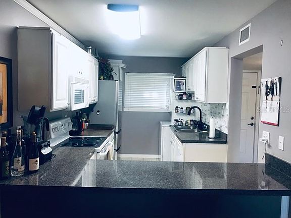 5th image of 150 Harborside Ave APT 216
