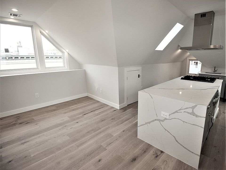 2nd image of 95 Hauxhurst Ave APT 3