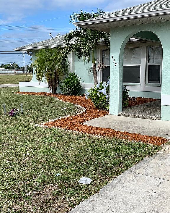 1st image of 117 SE 17th Ter