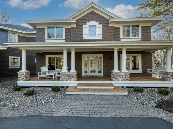 11030 Boone Cir, Bloomington, MN 55438