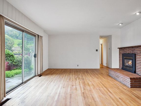4th image of 208 Adrian Way