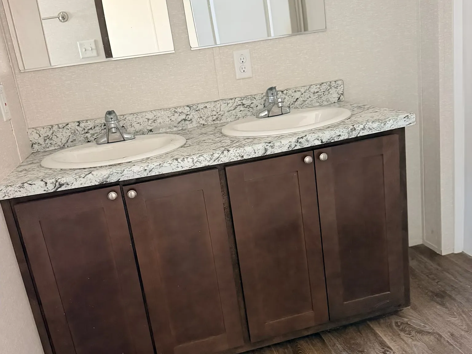 3 bed, 1056 sqft, $1,125 — Photo 3