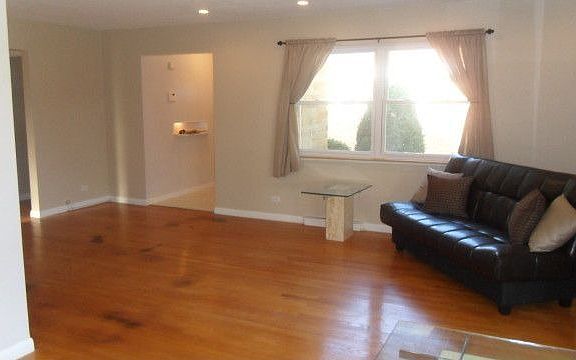 2nd image of 10826 Hastings St