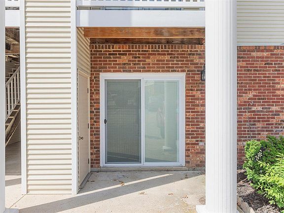 2nd image of 3115 Edwards Pl APT 103