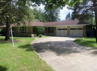 115 W Maple St, Vassar, MI 48768