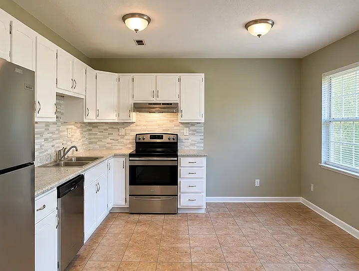 2 bed, 915 sqft, $899 — Photo 2