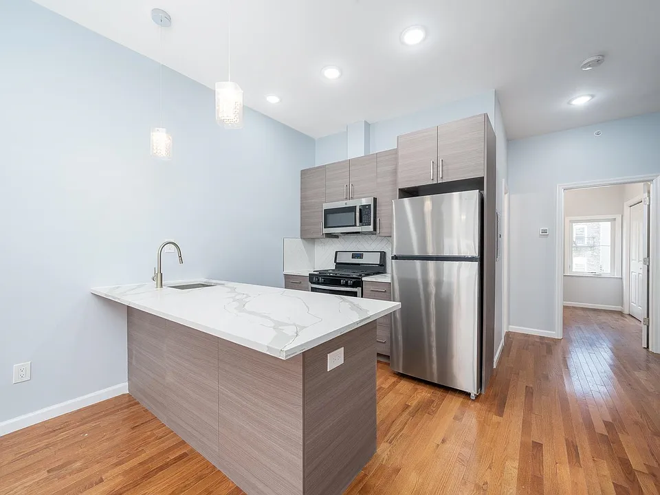 49 Jewett Ave #1