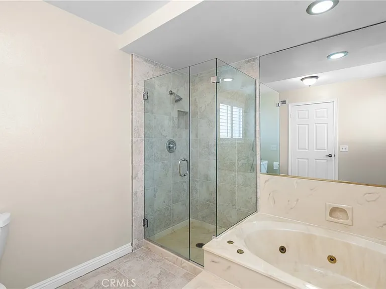 11861 Darby Ave — Photo 32