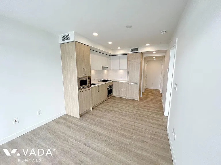 9675 King George Blvd #2610 — Photo 2